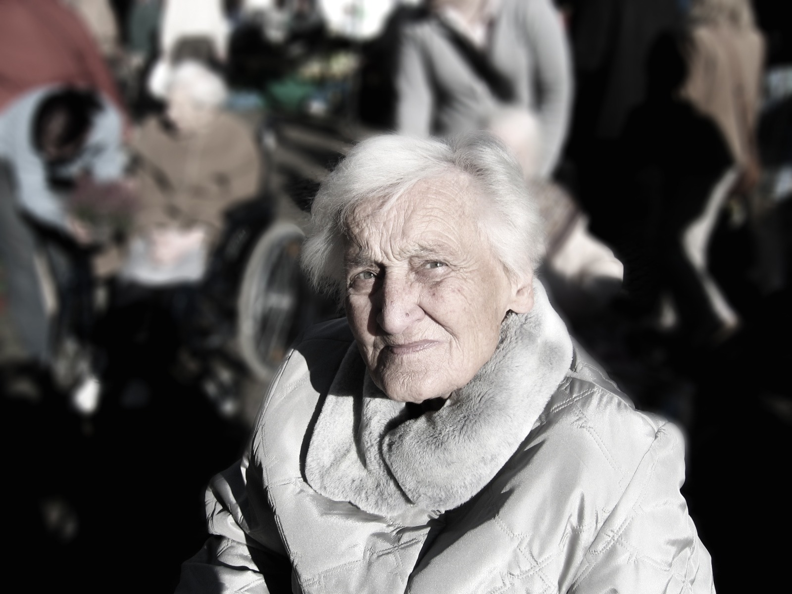 dependent-dementia-woman-old-40900